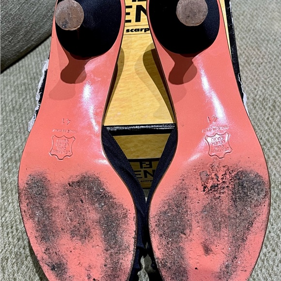 RARE Fendi Black Satin slide shoes with enamel and crystal flowers. Size 10 - Picture 8 of 9